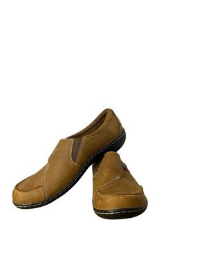 Clarks women’s Slip-On Loafers in Cognac Brown